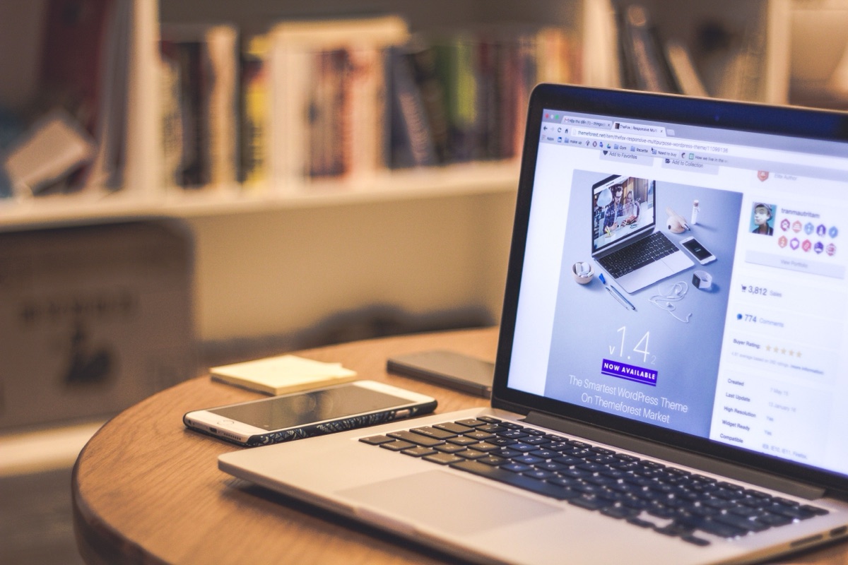 Website builder editor showing a drag-and-drop template layout